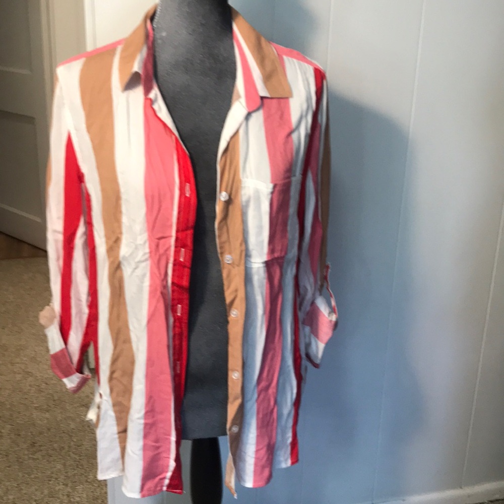 Brand new women’s button down top by velvet heart size large